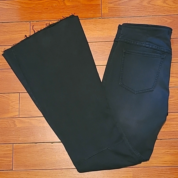 Free People black high-rise "Flare Penny" bell-bottom jeans, size 29. - Picture 11 of 16